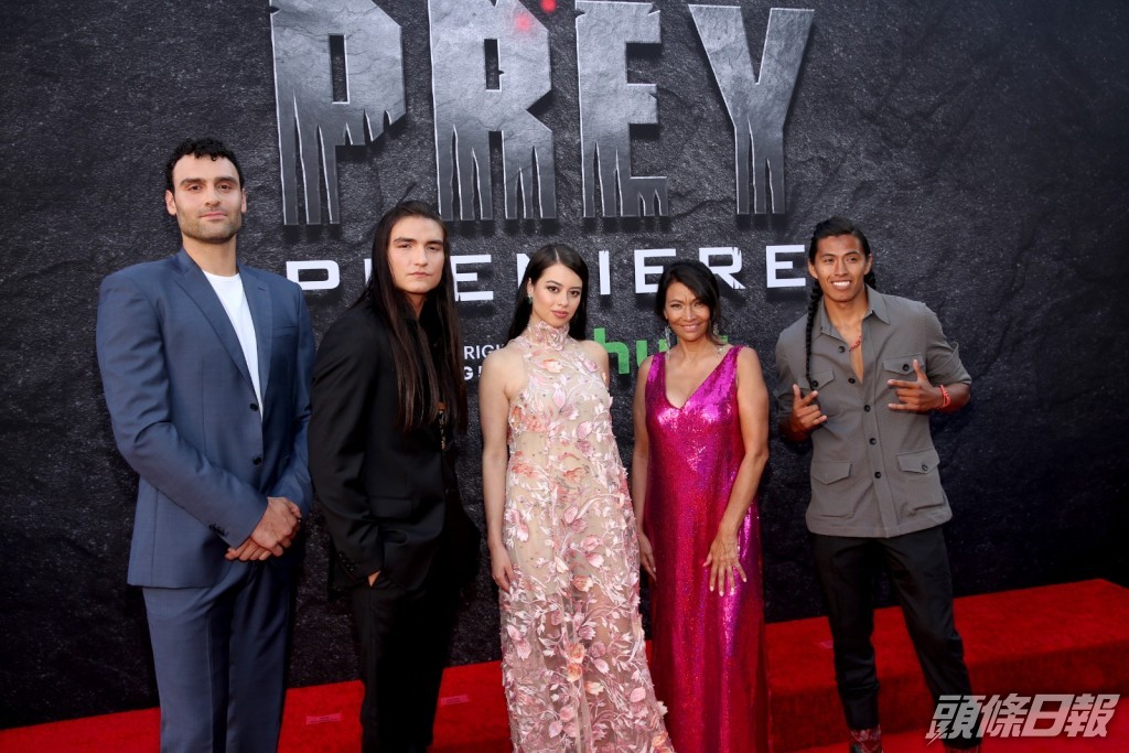 眾星為《鐵血戰士：狩獵追擊》宣傳。